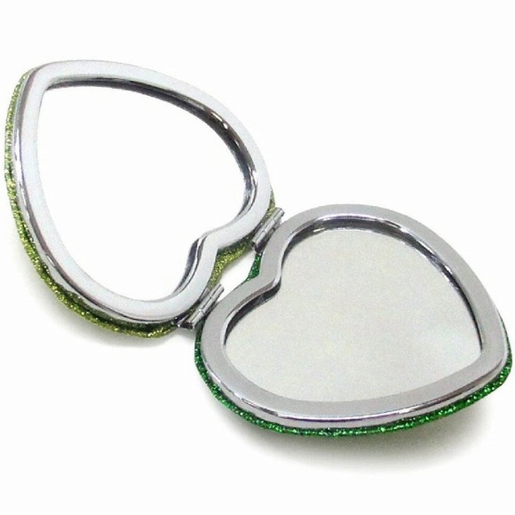 Coach Green Glitter Heart Compact NWOT - Picture 3 of 3